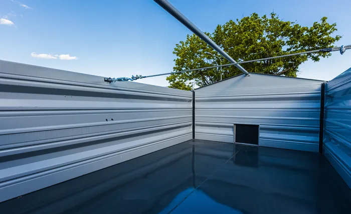 Szczelna platforma ładunkowa przyczepy rolniczej CARGO Promodis — brak przesypywania ziarna